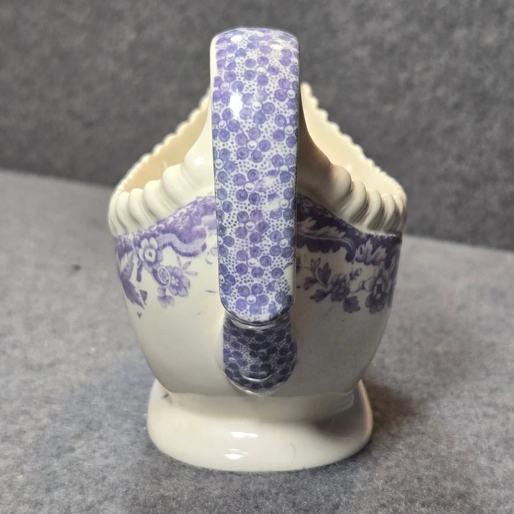 Copeland Spode Mayflower Gravy Boat Purple whit England Vintage Cottagecore flaw